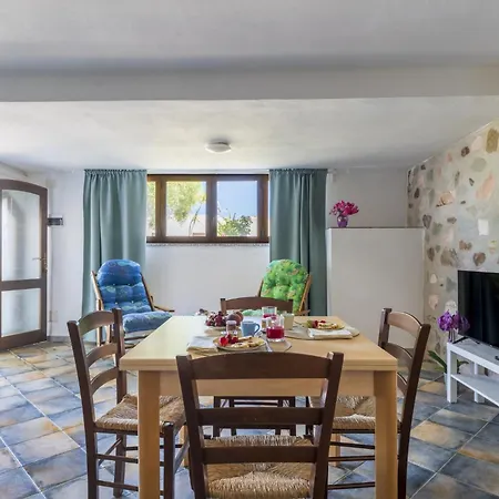 Lejlighed Alisei Family House